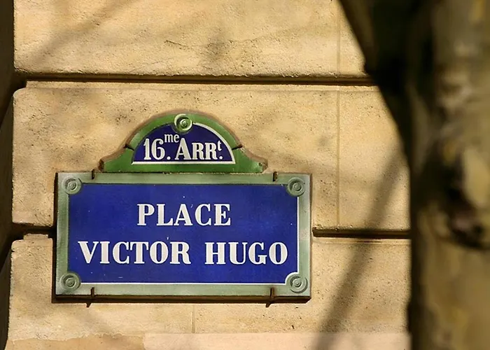 Victor Hugo - Splendid Flat Near Eiffel Tower